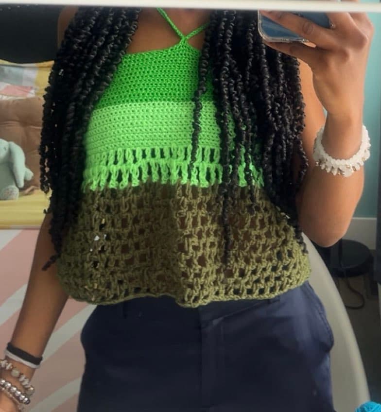 Halter top with a meshbase